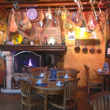La Taverne Des Deux Augustins Étretat Exterior foto