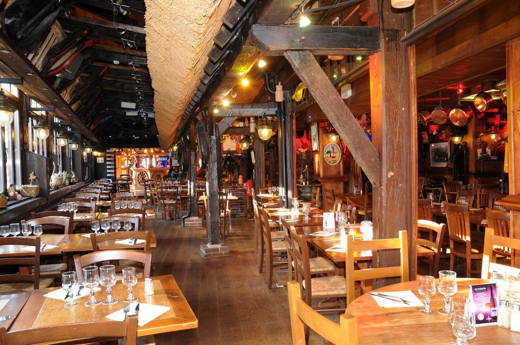 La Taverne Des Deux Augustins Étretat Exterior foto