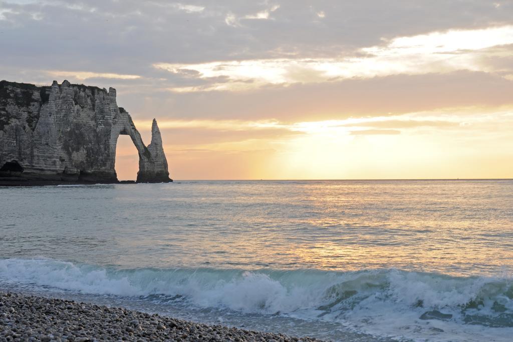 La Taverne Des Deux Augustins Étretat Quarto foto